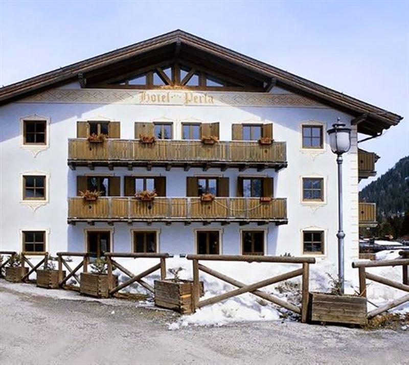 Hotel Perla Madonna Exterior foto
